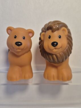 Fisher Price Little People Noah’s Ark Animal Pair Lion Set of 2 Male & Female